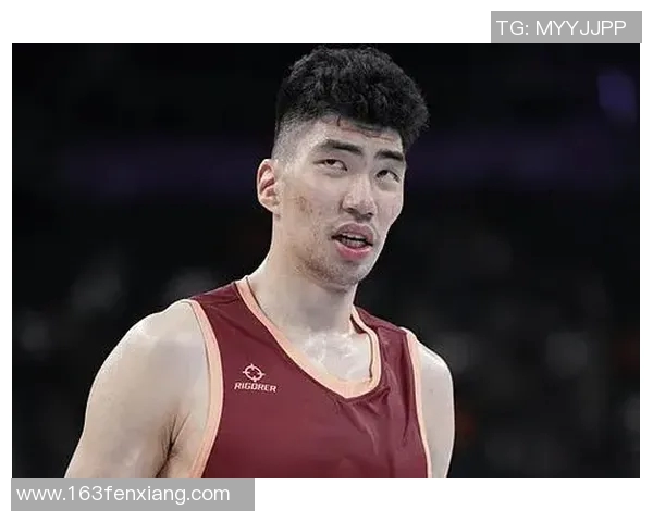 咪咕前方!@H_余嘉豪 用四个字点评隔扣:“热血沸腾”