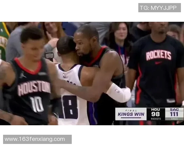 戈贝尔罚球几乎三不沾 杜兰特一脸嫌弃直接惊现表情包💀